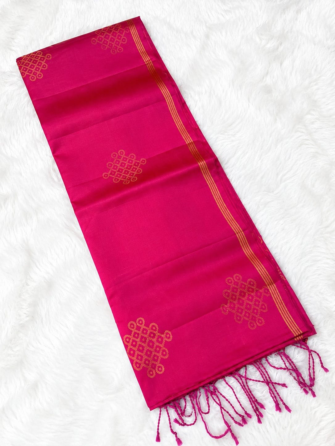 Rani Pink Pure Silk Saree with Allover Geometric Kolam Pattern