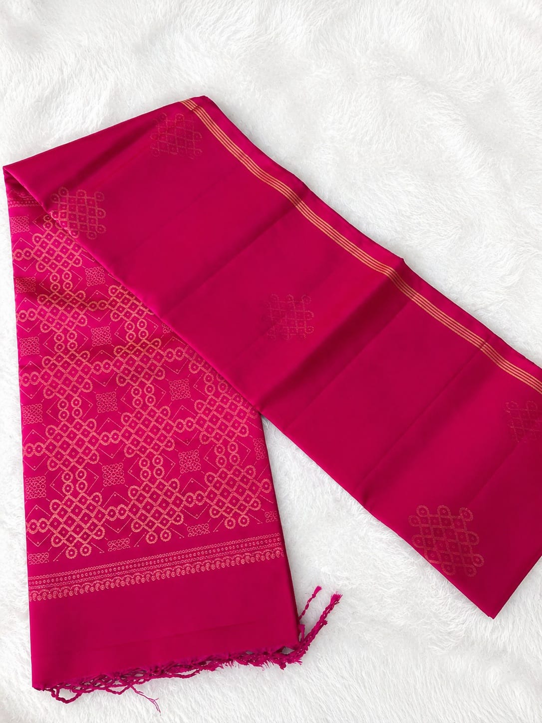 Rani Pink Pure Silk Saree with Allover Geometric Kolam Pattern