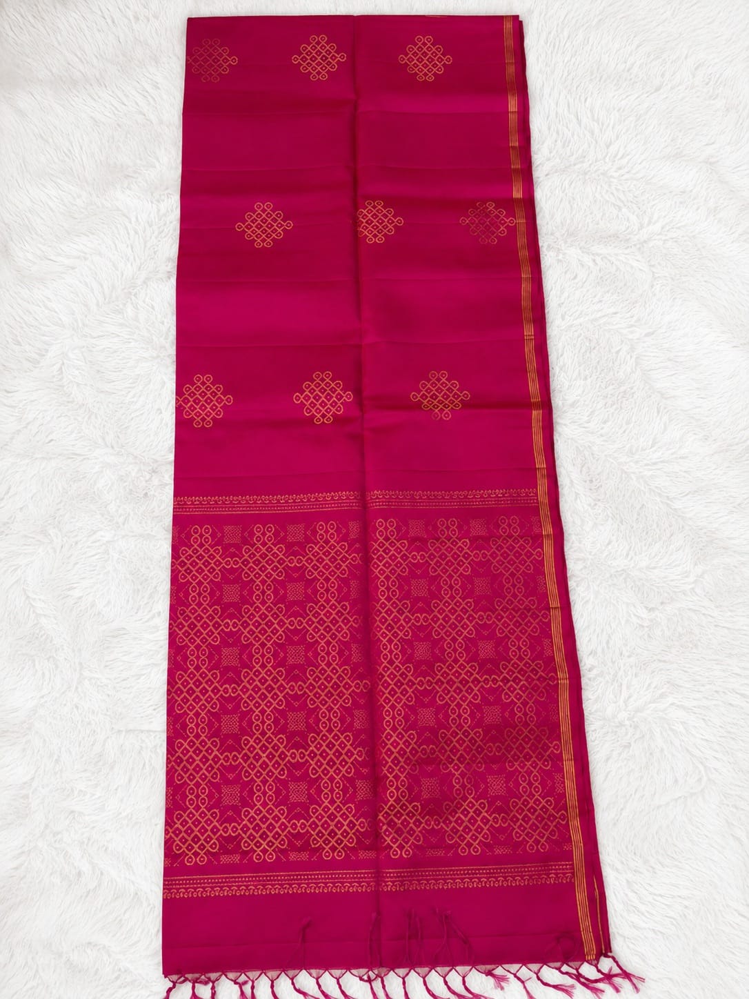 Rani Pink Pure Silk Saree with Allover Geometric Kolam Pattern