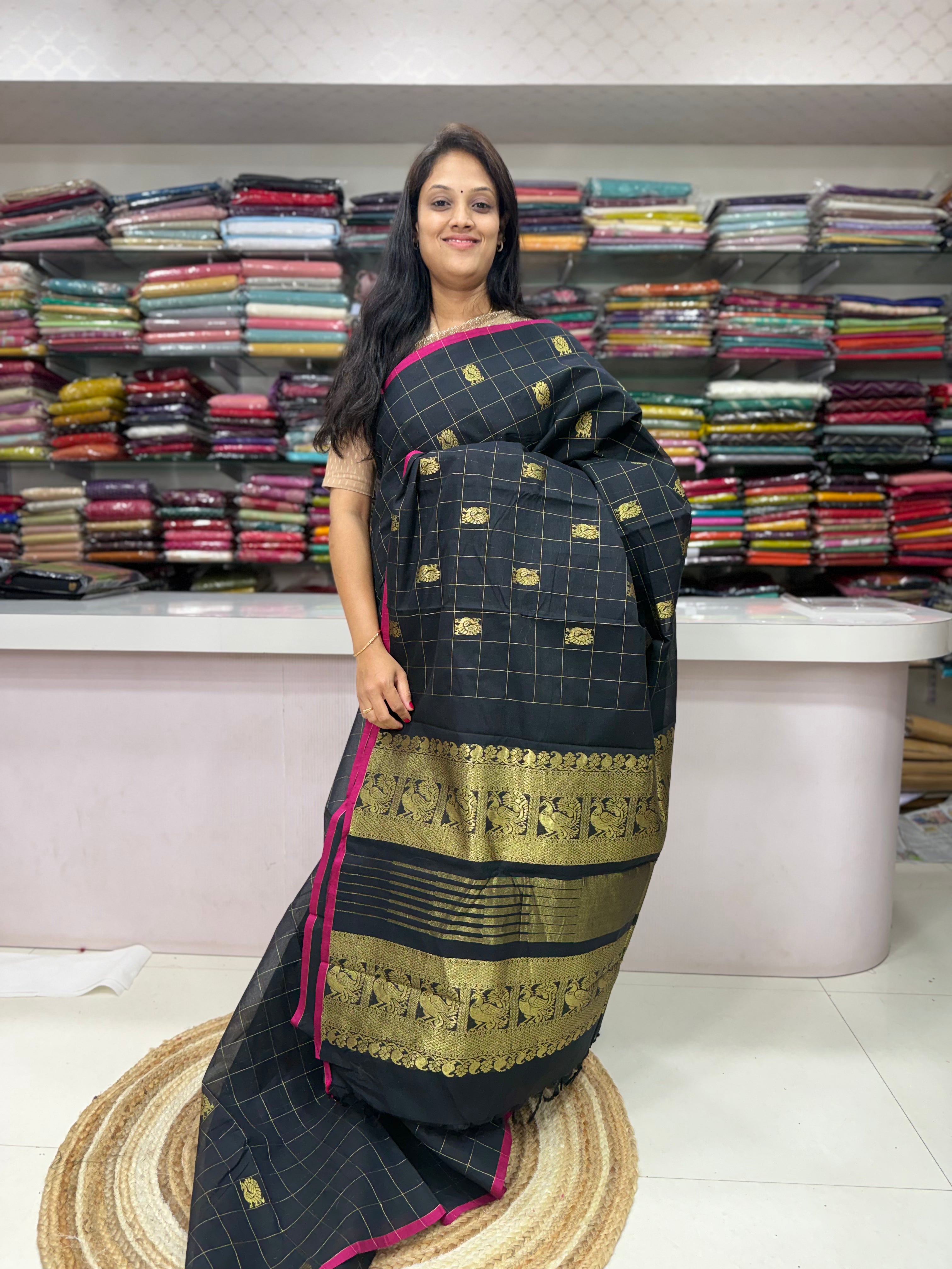 Karaikudi Handloom Cotton Saree – Black & Magenta with Traditional Gold Zari