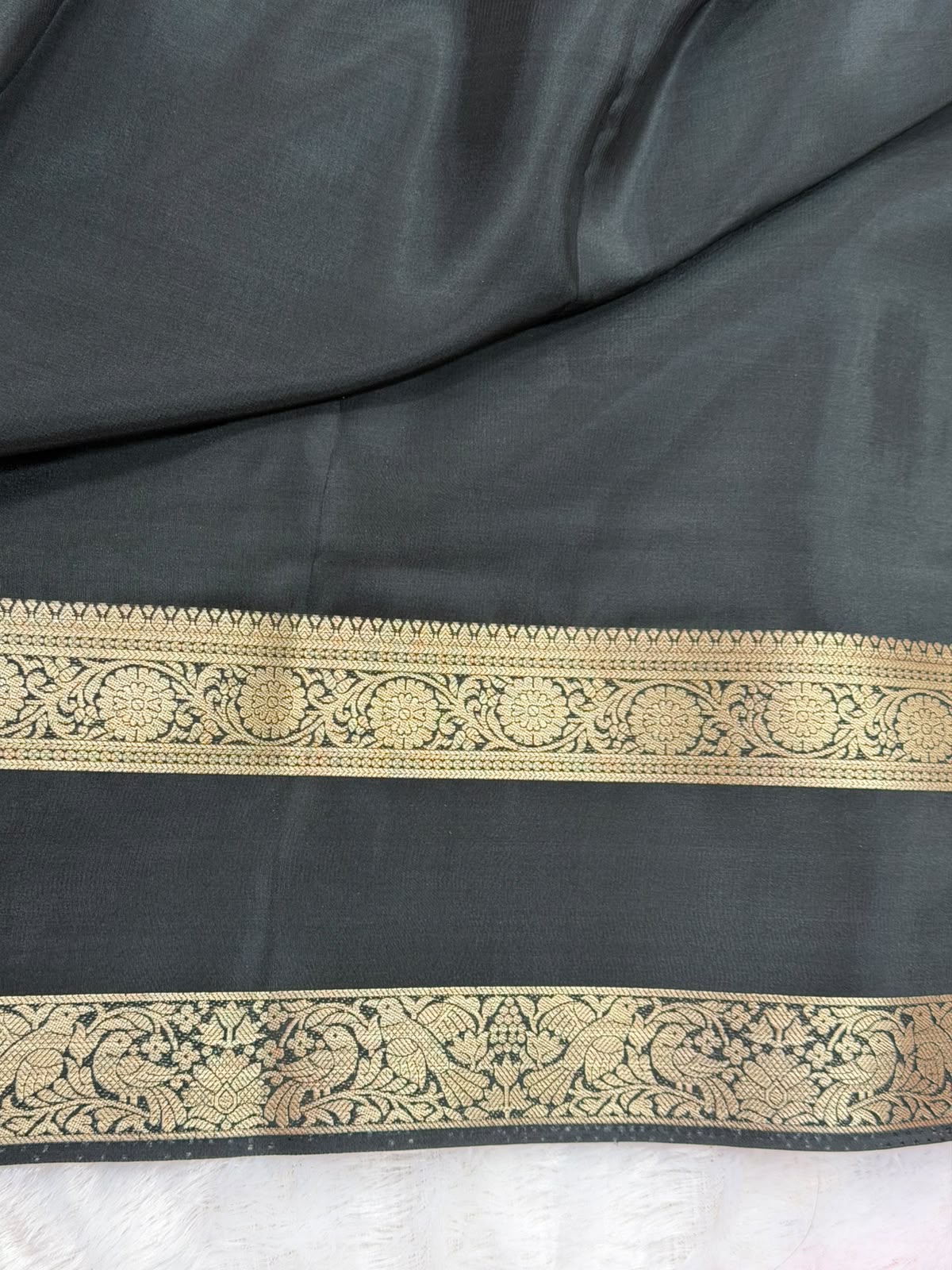 Crimson & Black Regal Checks – Premium Semi-Crepe Saree