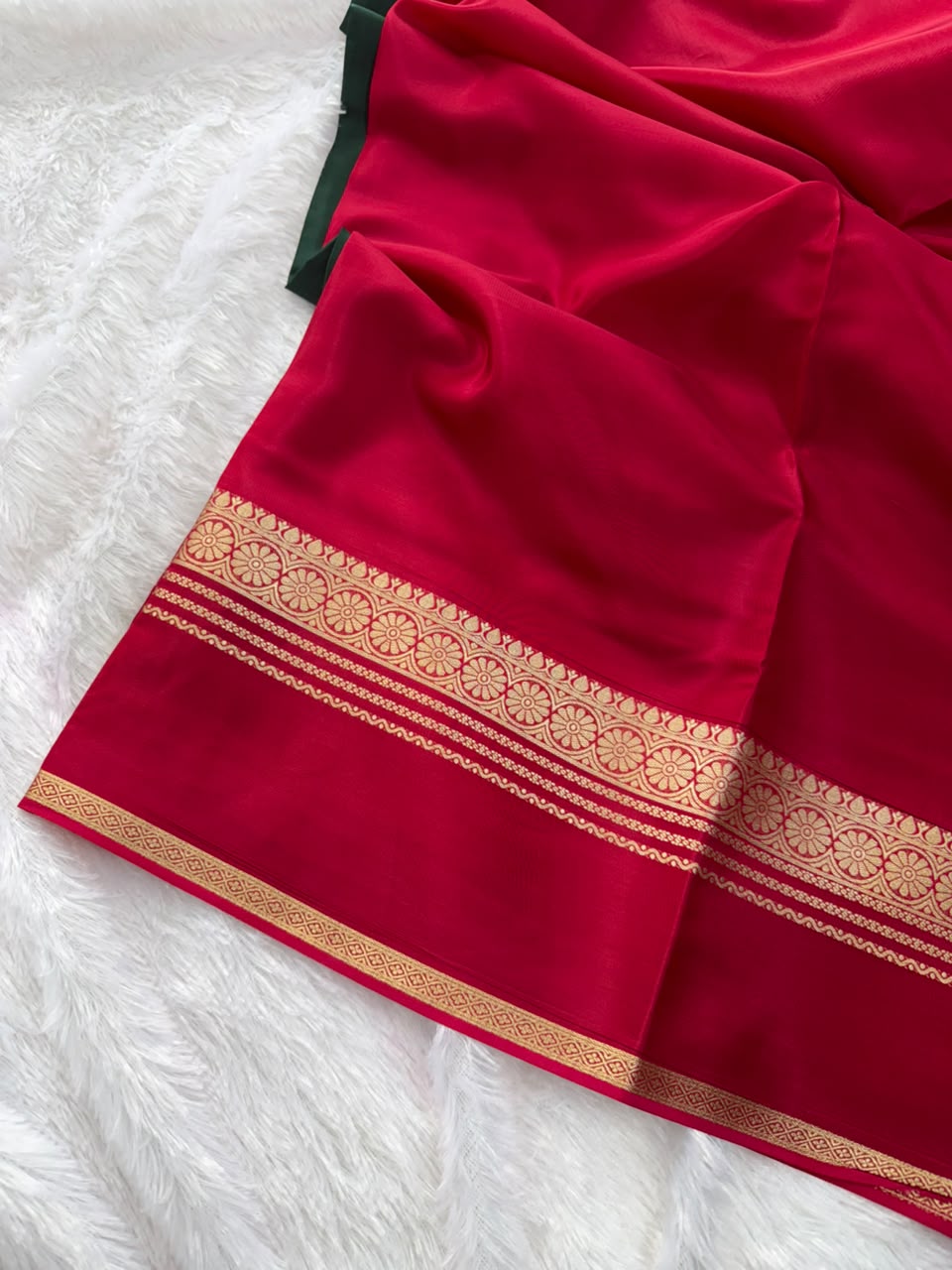 Emerald Green & Crimson Red Floral Zari Semi-Crepe Saree