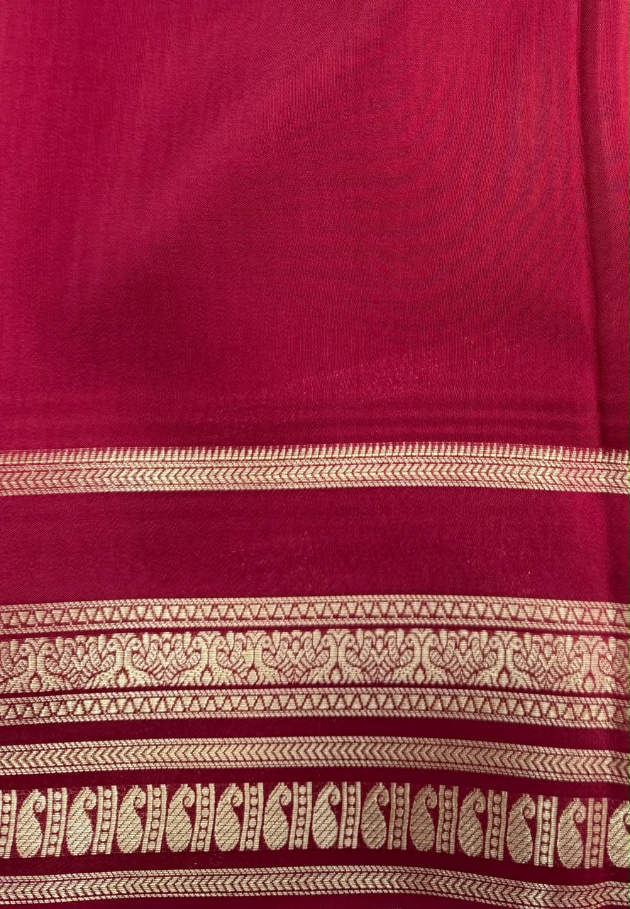 Elegant Terracotta Red Premium Crepe Saree with Mango Border